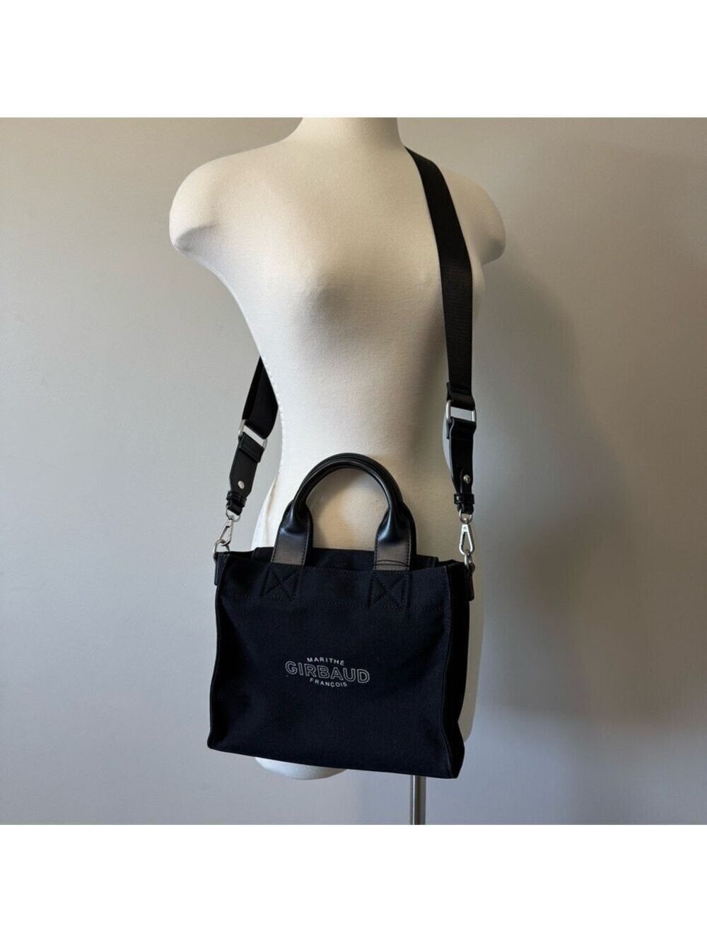 Marithe Francois Girbaud Elegant Black Crossbody Bag